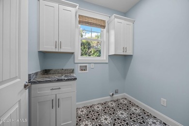 A rare opportunity to own a like-new ranch home in Pine Knoll - photo 24