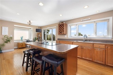 This spectacular 3 family with incredible ocean views is perfect - photo 13