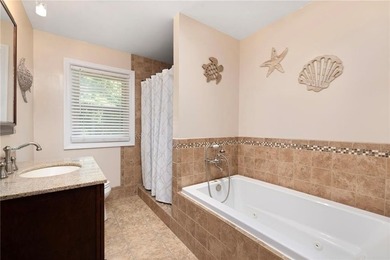 This spectacular 3 family with incredible ocean views is perfect - photo 15
