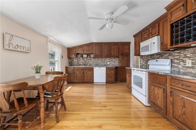 This spectacular 3 family with incredible ocean views is perfect - photo 19