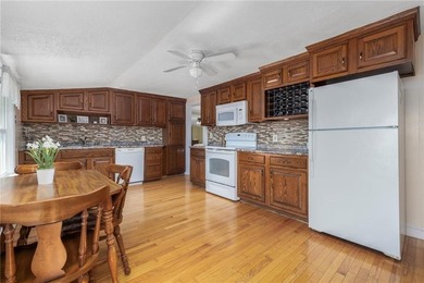 This spectacular 3 family with incredible ocean views is perfect - photo 21