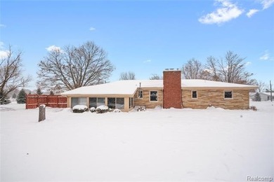 Welcome to this well-maintained 1,540 SQFT ranch offering 3 - photo 27