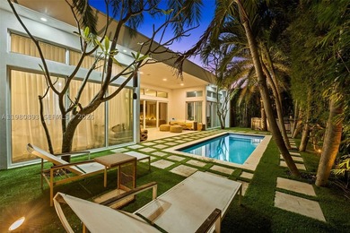 Renovated Mid-Century residence in the heart of Mid Beach - photo 1