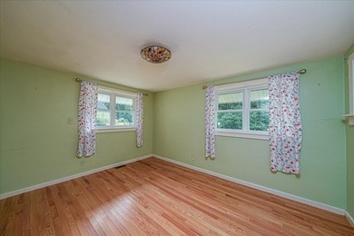 Welcome to the shore. This magical waterfront space is waiting - photo 15