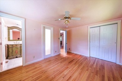 Welcome to the shore. This magical waterfront space is waiting - photo 17