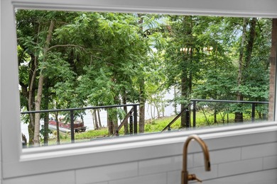 Extraordinary luxury lakefront retreat on one of Table Rock - photo 27