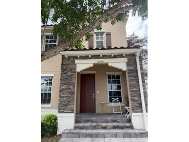 Lake Townhome/Townhouse For Sale in Miami, Florida