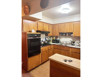 Beautiful Brick Duplex conveniently located close to Bus Stop - photo 6