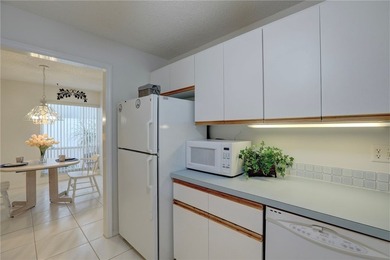 WATERFRONT PARADISE! SAIL AWAY FROM YOUR BACKYARD! Experience - photo 16