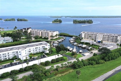 WATERFRONT PARADISE! SAIL AWAY FROM YOUR BACKYARD! Experience - photo 32