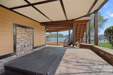 Waterfront living at its BEST! Panoramic water views from most - photo 37