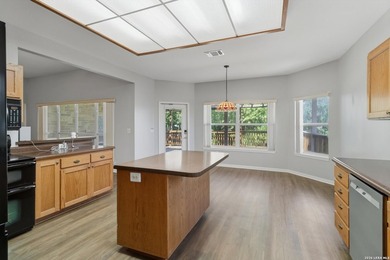 Welcome to this beautifully updated handicap-accessible - photo 11