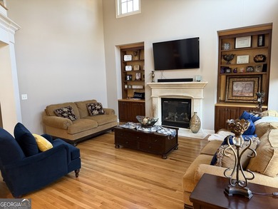 Beautifully positioned on the golf course, this four-sided brick - photo 17