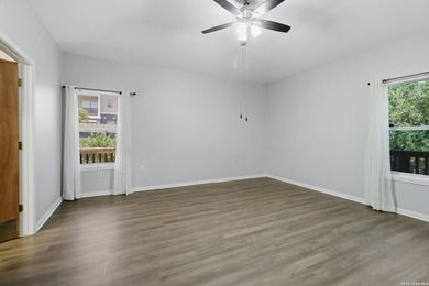 Welcome to this beautifully updated handicap-accessible - photo 18