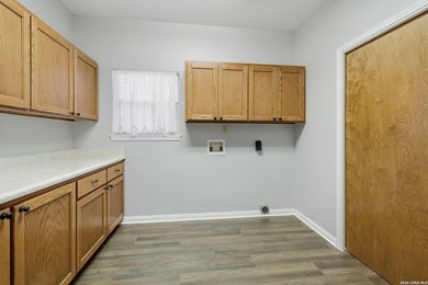 Welcome to this beautifully updated handicap-accessible - photo 26