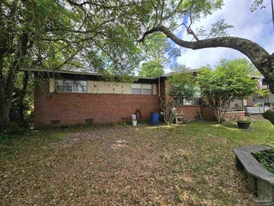 Great 3-bedroom 2-bath home located in the Marfair area in - photo 2