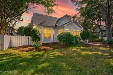 Professionally FURNISHED and move-in ready in the waterfront - photo 3