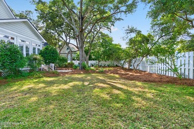 Professionally FURNISHED and move-in ready in the waterfront - photo 7
