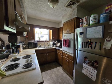 Great 3-bedroom 2-bath home located in the Marfair area in - photo 7
