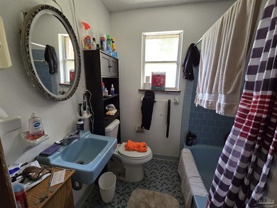 Great 3-bedroom 2-bath home located in the Marfair area in - photo 9