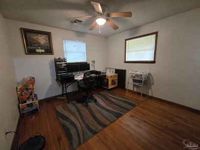 Great 3-bedroom 2-bath home located in the Marfair area in - photo 10