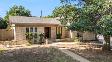 Lake Home For Sale in Oklahoma City, Oklahoma