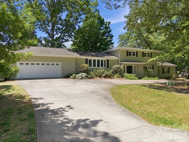 Located in the highly sought-after Country Club of Salisbury - photo 1