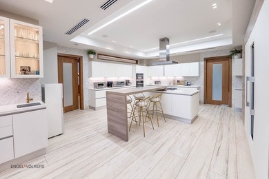 Discover an unparalleled level of comfort and elegance in this - photo 9