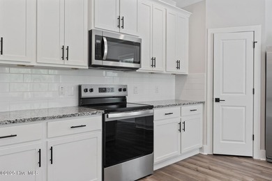 AVAILABLE NOW! The Avery floor plan is a beautifully designed - photo 6