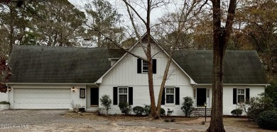 Lake Home For Sale in Laurinburg, North Carolina