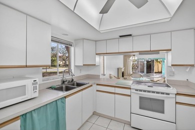 One or more photo(s) has been virtually staged. MOVE IN READY - photo 8