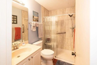 BEAUTIFUL, DESIRABLE 1ST FLOOR CONDO IS WELL-APPOINTED WITH - photo 11