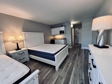 Like-new and fully remodeled, this beautifully updated condo is - photo 15