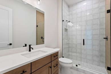 Virtually Staged. Designed for elevated living and effortless - photo 33