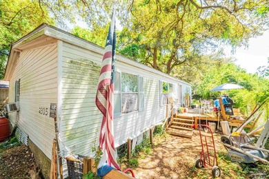Investor Opportunity Near Bayou Chico & NAS Pensacola! Located - photo 1