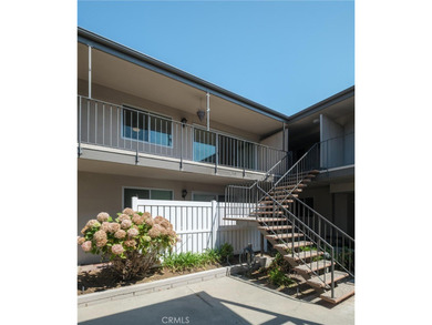 Welcome to the ideal turn-key condo in Torrance. This - photo 2