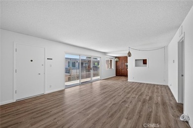 Welcome to the ideal turn-key condo in Torrance. This - photo 4