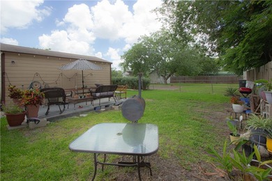 Welcome home to this charming 2-bedroom, 1-bath, detached 1-car - photo 15