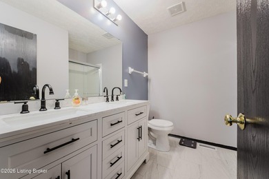 Welcome home to this charming 3 bedroom, 2.5 bath residence - photo 17