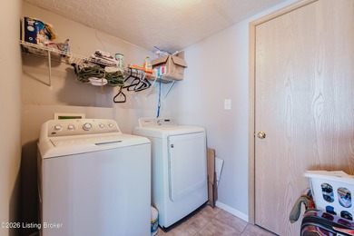 Welcome home to this charming 3 bedroom, 2.5 bath residence - photo 19