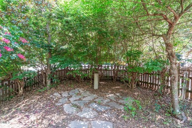 Exceptional custom home offering a fantastic single-level floor - photo 6