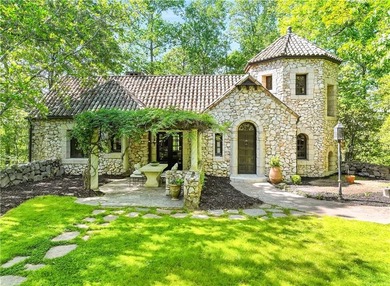 Welcome to the most exclusive, private lot available in all of - photo 2