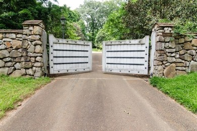 Welcome to the most exclusive, private lot available in all of - photo 3
