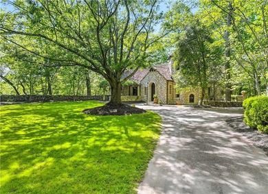 Welcome to the most exclusive, private lot available in all of - photo 6