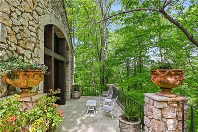 Welcome to the most exclusive, private lot available in all of - photo 9
