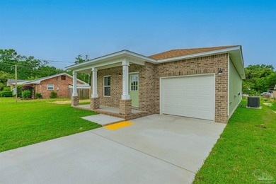 Looking for a brand-new home in Pensacola? This one's a smart - photo 1
