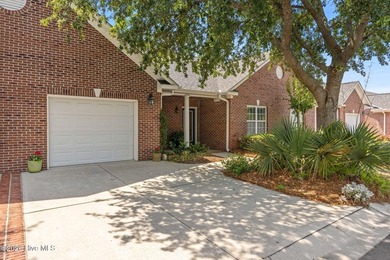 Welcome to this beautifully maintained single-story townhome - photo 1