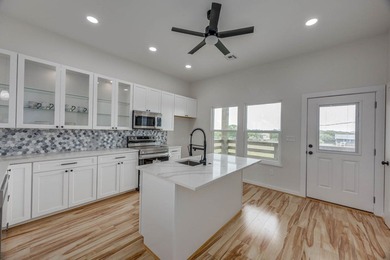 Coastal Luxury Meets Modern Comfort in Holiday Beach - New - photo 11