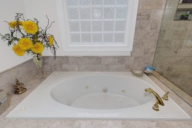 Nestled in the tranquil beauty of Green Island, just moments - photo 18