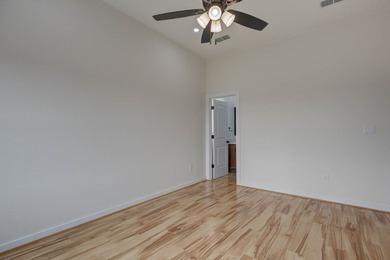 Coastal Luxury Meets Modern Comfort in Holiday Beach - New - photo 18